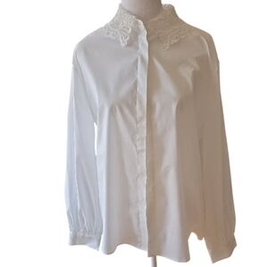 Truth by Republic blouse. 23 1/4" sleeve length. 46" chest